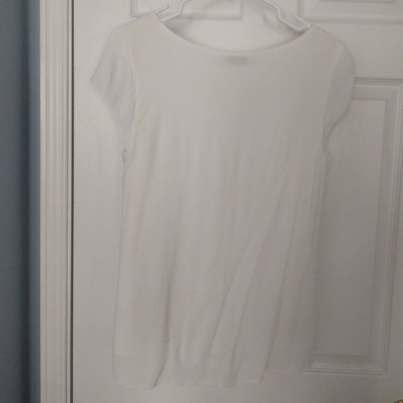 White Short-sleeved Blouse - Picture 2 of 5